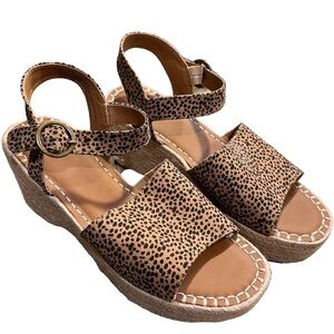 Universal Thread Leopard Wedge